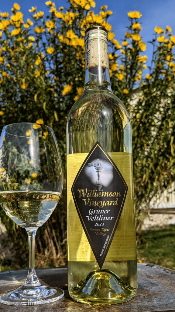 Williamson Orchards & Vineyards Gruner Veltliner Bottle Preview