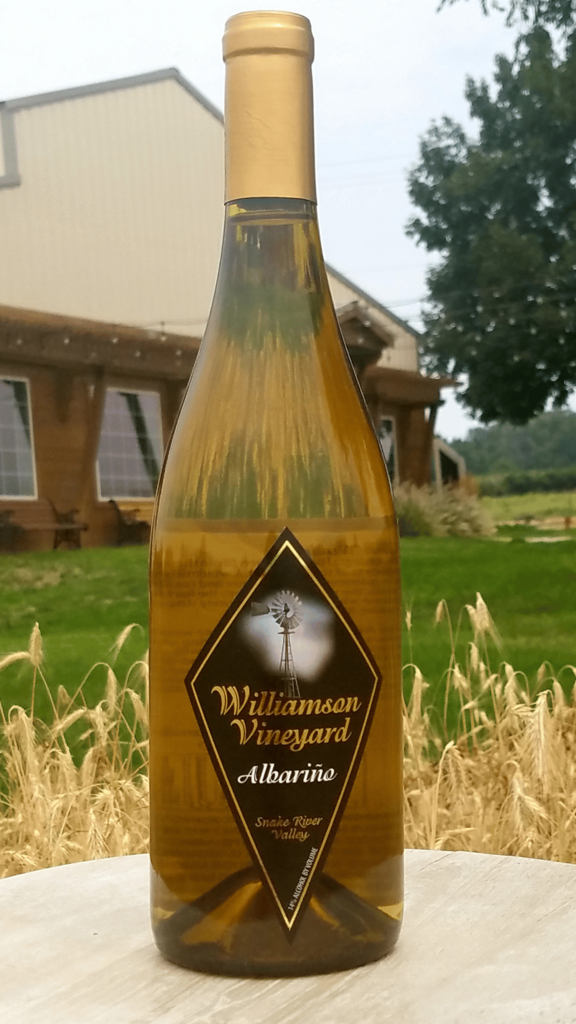 Williamson Orchards & Vineyards Albarino Bottle Preview