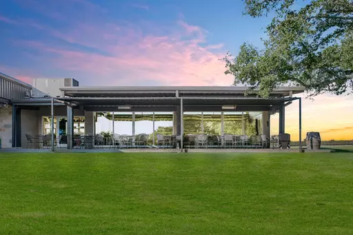 Hye Meadow Winery Image